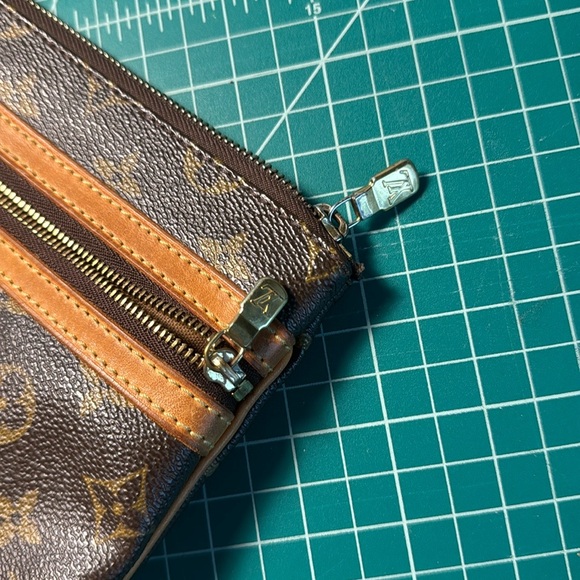 Louis Vuitton Monogram Pochette Bosphore - Picture 10 of 16